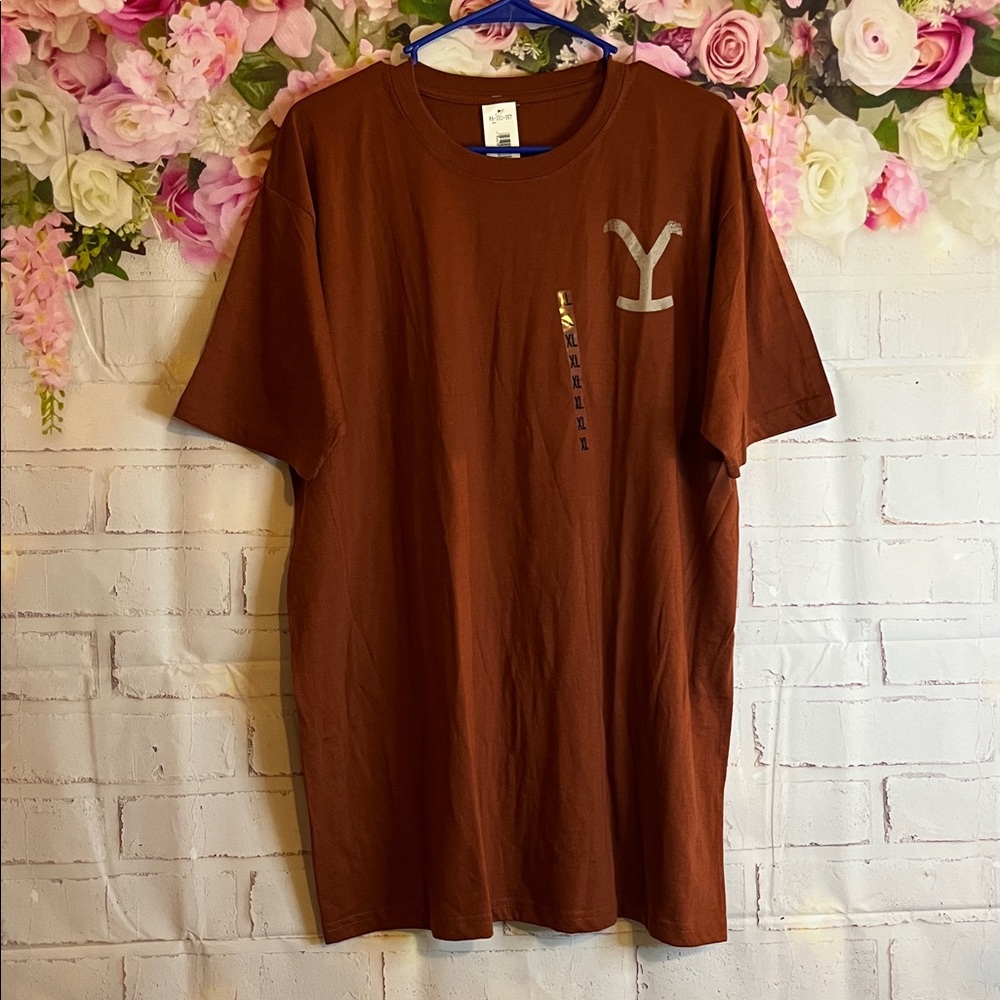 Official Yellowstone Rip Cowboy  xl burnt orange rust TShirt Unisex nwt